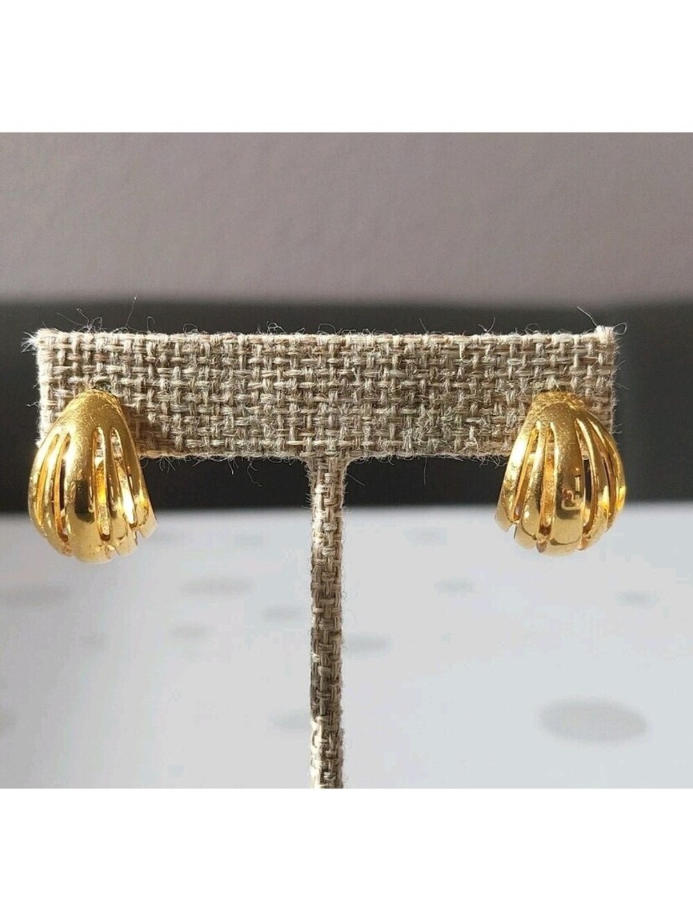 Rare Vintage .75" Hoops Goldtone Ornate Earrings Eleborate Swirls Beautiful R11